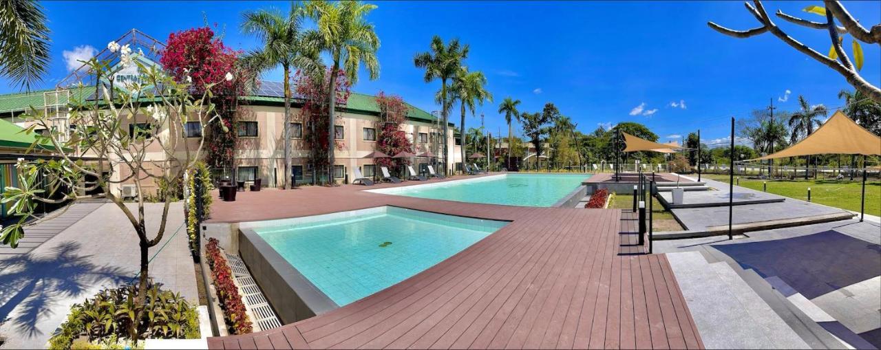 Luisita Central Park Hotel Tarlac City Bagian luar foto