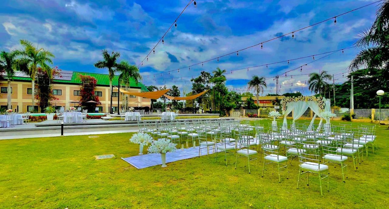 Luisita Central Park Hotel Tarlac City Bagian luar foto