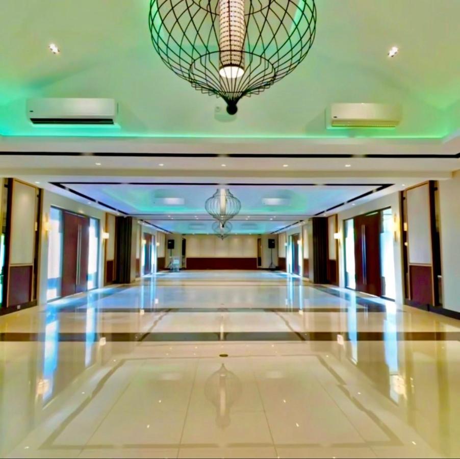 Luisita Central Park Hotel Tarlac City Bagian luar foto