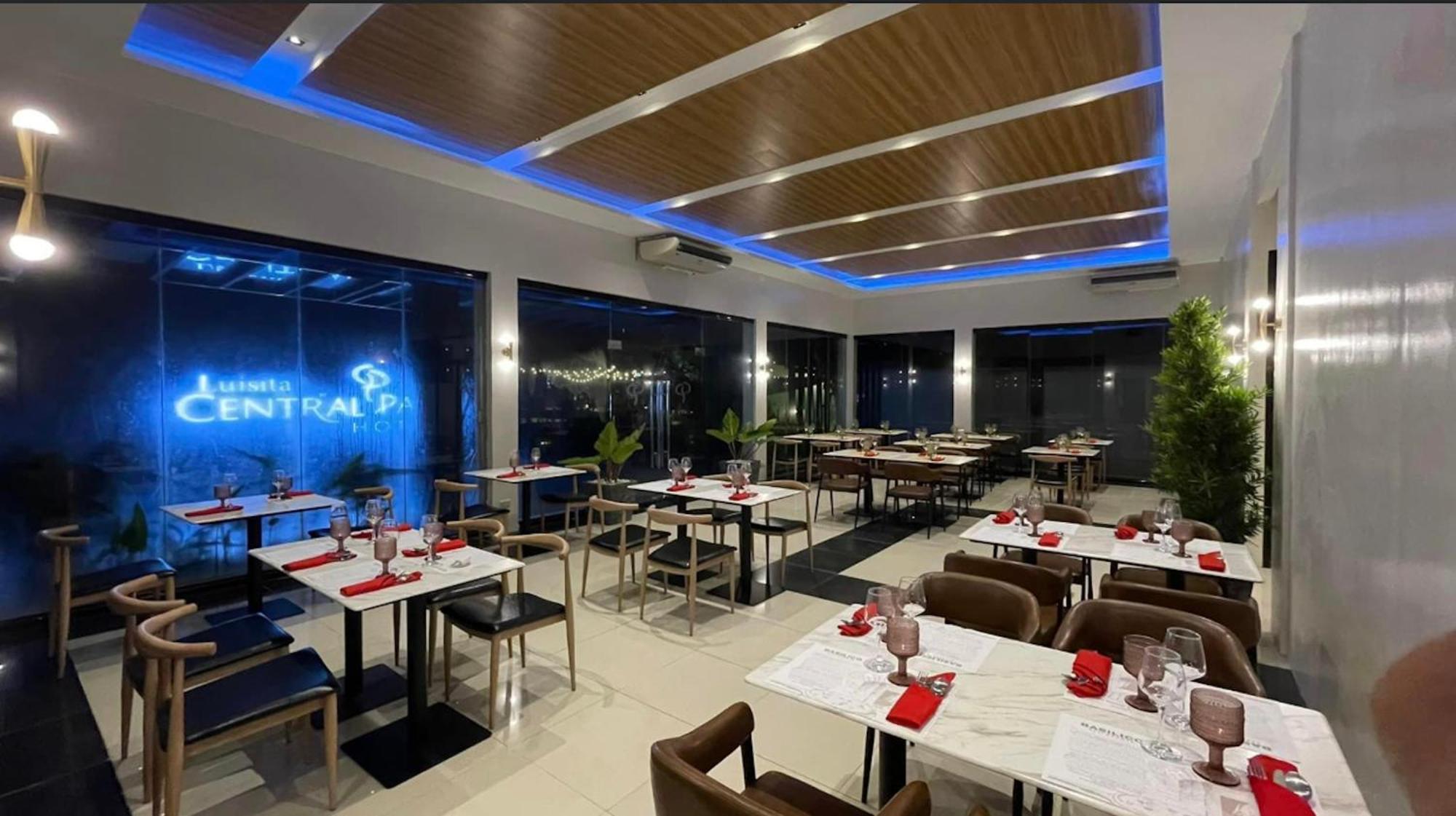 Luisita Central Park Hotel Tarlac City Bagian luar foto