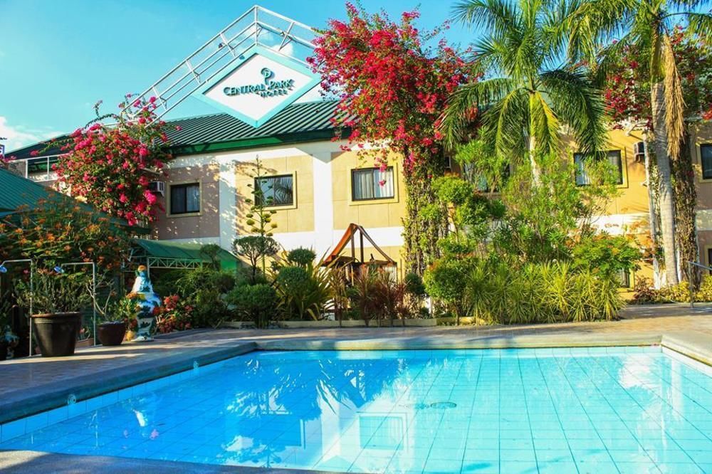 Luisita Central Park Hotel Tarlac City Bagian luar foto