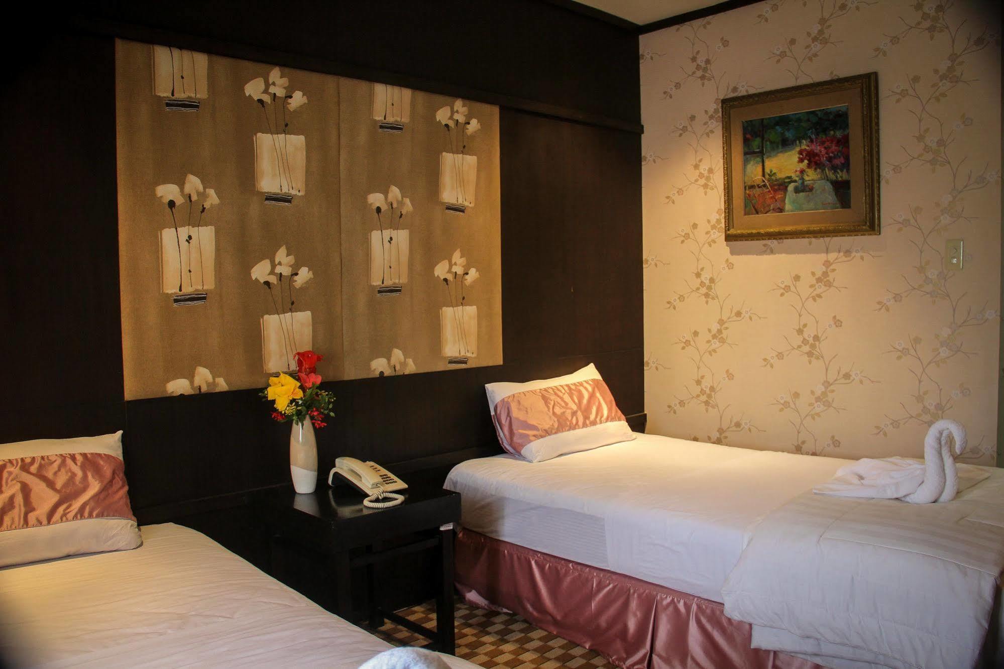 Luisita Central Park Hotel Tarlac City Bagian luar foto
