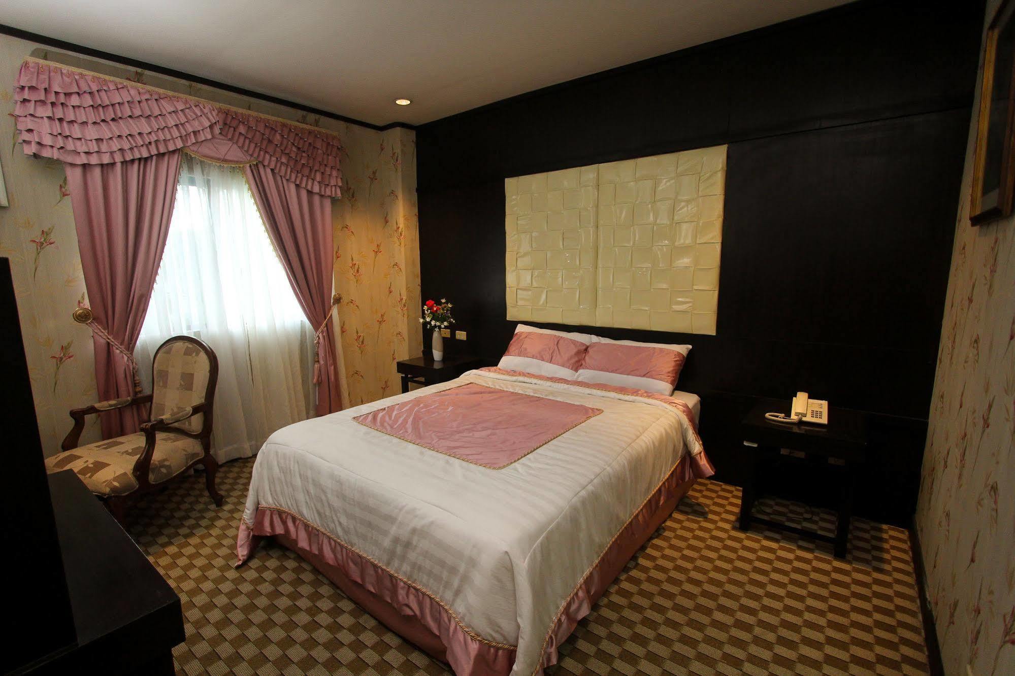 Luisita Central Park Hotel Tarlac City Bagian luar foto